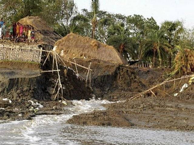 بھارت اوربنگلہ دیش کے سرحدی علاقوں میں طوفان سے ہلاک ہونیوالوں کی تعداد ایک سو سولہ ہو گئی جبکہ ایک لاکھ سے زائد مکانات تباہ ہو چکے ہیں ۔