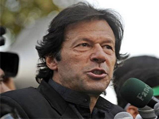 پاکستان تحریک انصاف کے چیئرمین عمران خان نے کہا ہے حکمران خود ٹیکس نہیں دیتے اورعوام کے ٹیکس سے حاصل ہونے والی رقم امریکی جنگ پرخرچ کی جا رہی ہے۔