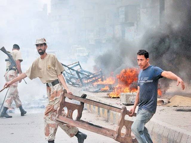 کراچی،خون کی ہولی کھیلی جاری، فائرنگ اورپرتشدد واقعات میں مزید چودہ افراد جاں بحق، جبکہ مختلف علاقوں میں چارمارکیٹوں کو آگ لگادی گئی ۔