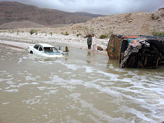 صوبہ خیبرپختونخوا میں حالیہ سیلاب اوربارشوں کے باعث جاں بحق ہونے والوں کی تعداد سولہ سوہوگئی ہے جبکہ پندرہ سوسے زائد افراد تاحال لاپتہ ہیں ۔  