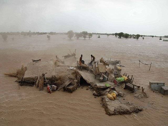 بارشوں کے نئے سلسلے سے دریائے سندھ میں پانی کی سطح مسلسل اضافہ، کوٹ ادومیں اہم قومی تنصیاب میں پانی داخل ہوگیا، طغیانی نے رود کوہیوں میں بھی تباہی مچانا شروع کردی ہے۔