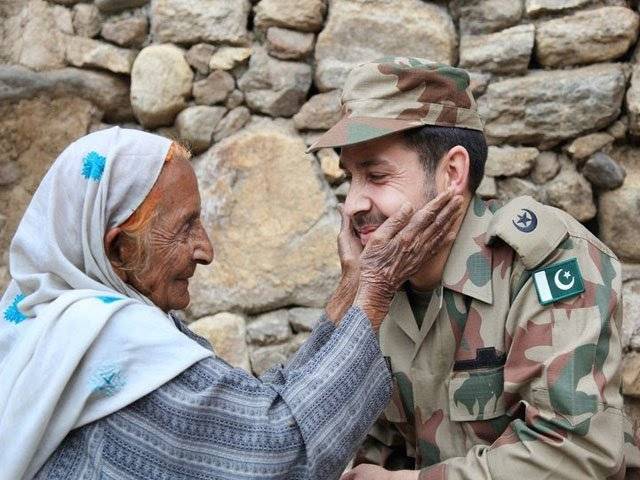 پاک فوج نے جوہی،مہراوردادوکے سیلاب سے متاثرہ علاقوں سے دوہزار سات سو چوراسی افراد کو محفوظ مقامات تک پہنچا دیا۔