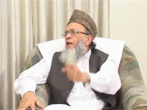 امیرجماعت اسلامی منورحسن نے پیپلز پارٹی سے مطالبہ کیا کہ ریمنڈ ڈیوس کے معاملے پرسیکرٹری اطلاعات فوزیہ وہاب کو برطرف کیا جائے ۔