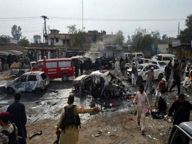 خیبر ایجنسی: جمرود بازار میں فوجی مارکیٹ کے قریب بم دھماکہ. اٹھارہ افراد جاں بحق, پچاس سے زائد زخمی۔