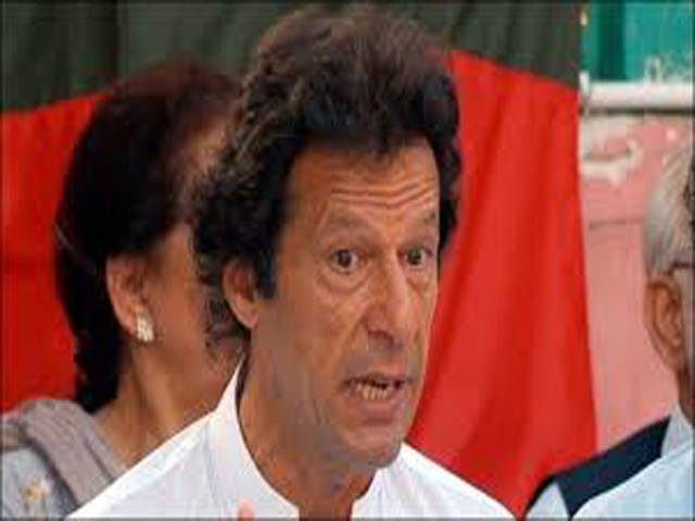 قومی اسمبلی کے حلقہ این اے 122 انتخابی دھاندلی کیس میں عمران خان نےالیکشن ٹربیونل کے روبرو بیان قلمبند کرا دیا،سردار ایاز صادق کے وکیل نے عمران خان پر جرح مکمل کرلی