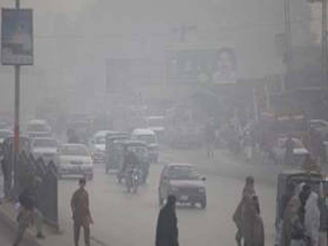 محکمہ موسمیات کا کہنا ہےکہ آئندہ دو سے تین روزکے دوران ملک کے بیشتر میدانی علاقوں میں موسم خشک اور سرد رہے گا تاہم سندھ اور بلوچستان میں سردی کی شدت میں اضافہ متوقع ہے،