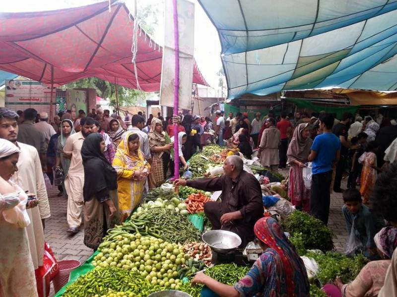 عید کی آمداور اتوار بازاروں میں رش‘ کئی سبزیاں اور پھل مہنگے