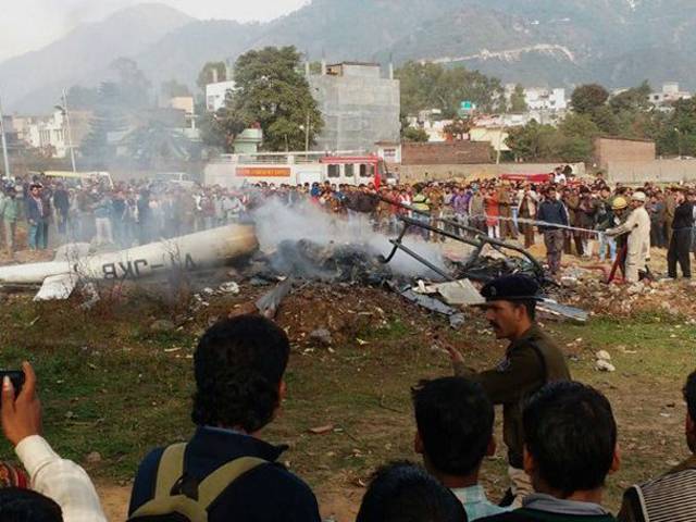 مقبوضہ کشمیر کے علاقے کٹرا میں بھارتی فضائیہ کا ہیلی کاپٹر گر کر تباہ , سات افراد ہلاک 