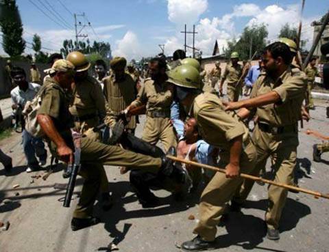 مقبوضہ کشمیر: مظالم کے نئے سلسلے کو آج انسٹھ دن بیت گئے، بھارتی وفد کی موجودگی میں فوج نے سرینگر کو فوجی چھاؤنی تبدیل کر رکھا ہے