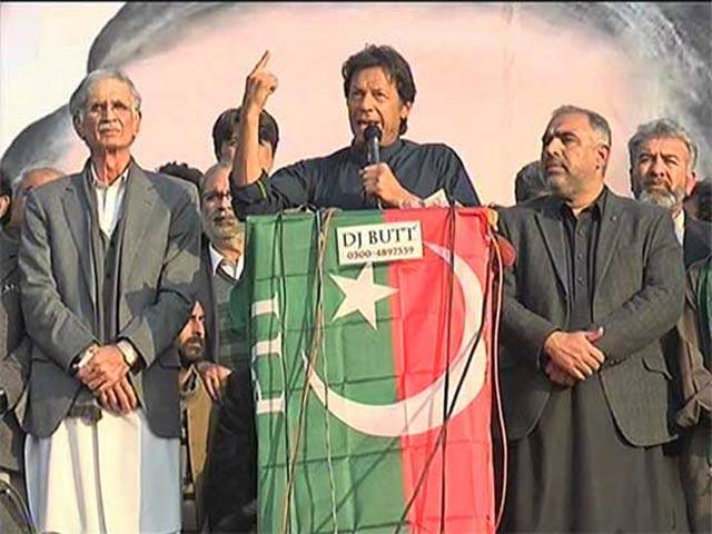 انصاف نہ ملا تو پھر سڑکوں پر نکلیں گے، نواز شریف کرپشن ٹیم کے کپتان ,فضل الرحمان نائب، شہباز شریف اوپننگ بیٹسمین ہیں: عمران 