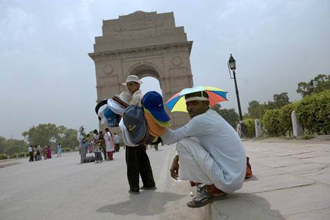 بھارت میں گرمی کی شدت میں اضافہ،پارہ 46ڈگری تک پہنچ گیا