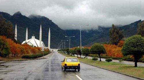 ملک کے مختلف شہروں میں بارش اور ٹھنڈی ہواؤں سے موسم سہانا ہوگیا