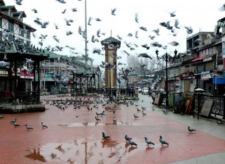 مقبوضہ وادی:کشمیری سسکنے لگے، بھارتی محاصرہ 118ویں روز بھی جاری