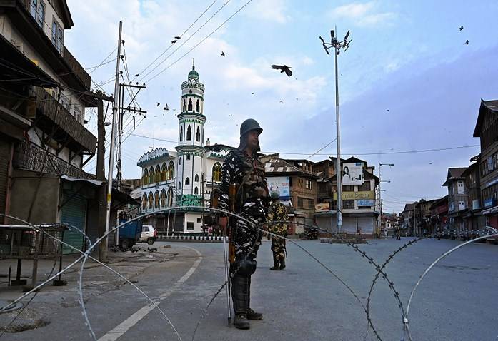 وادی کشمیرمیں کرفیواور167ویں روز میں داخل،سڑکیں سنسان،معمولات زندگی بدستور مفلوج