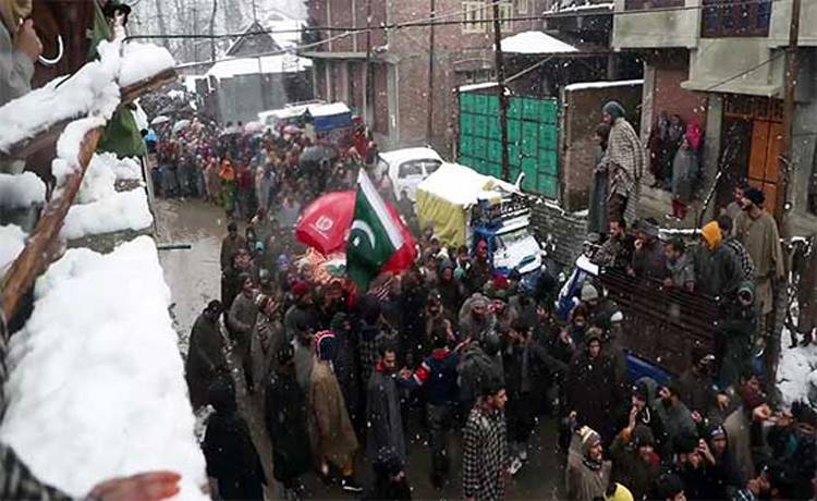 مقبوضہ کشمیر: شہید نوجوانوں کے جنازوں میں وزیراعظم عمران خان کے بلند شگاف نعرے لگنے لگے