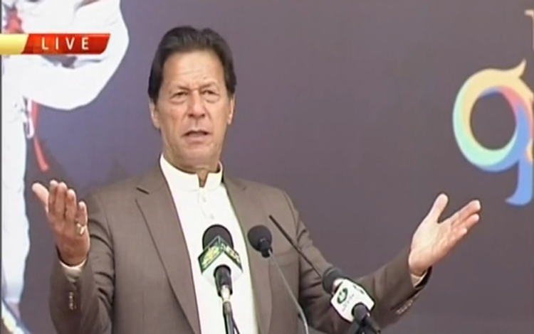 مشکل وقت کا مقابلہ کرنا نہ سیکھتا تو آج حالات کا مقابلہ نہیں کر سکتا تھا: عمران خان