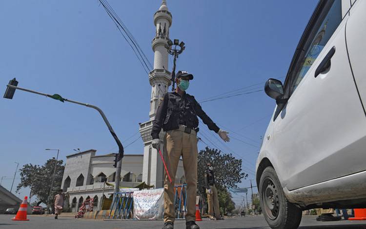 سندھ حکومت کا کورونا پابندیوں میں نرمی کا عندیہ