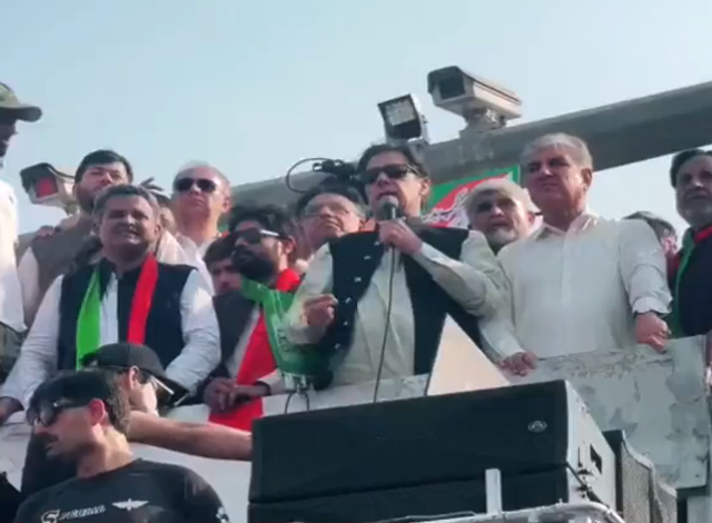  چیف الیکشن کمشنر نے میری دیانتداری پر انگلی اٹھائی ہے:عمران خان