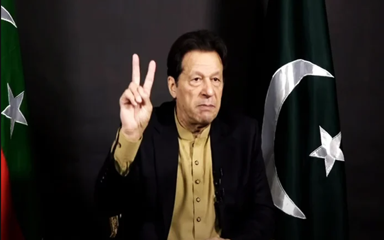  ڈالرز نے وفاقی حکومت کو غلام بنا دیا، ہمارے اوپر بیٹھے غلام ڈرتے ہیں :عمران خان