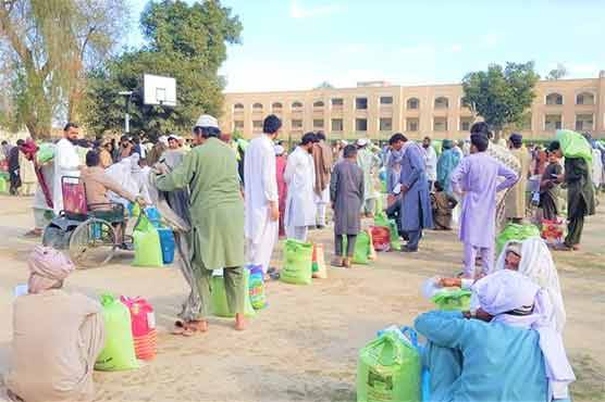 شادی کی انوکھی تقریب، ولیمے کے بجائے راشن تقسیم