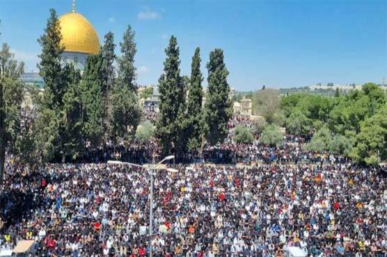 مسجد اقصیٰ میں جمعے کے دن ڈھائی لاکھ فلسطینیوں کی نماز کی ادائیگی