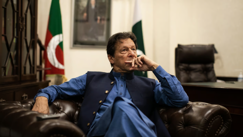 پولیس نے محاصرہ کرلیا، عمران خان کی دوبارہ گرفتاری کا خطرہ