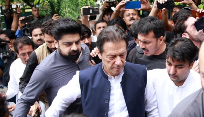 لانگ مارچ میں توڑپھوڑ کا کیس: عمران خان دو مقدمات میں بری