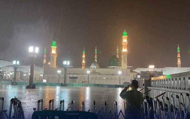 مدینہ منورہ میں موسلادھار بارش، مسجد نبویﷺ میں بھی ابر کرم کھل کر برسا