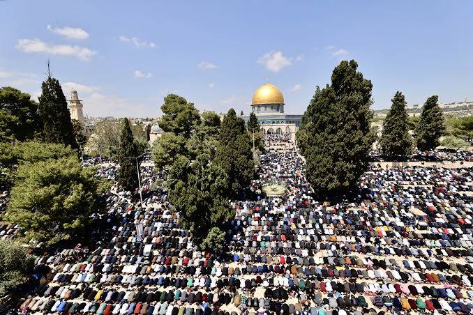 مسجدِ اقصیٰ میں نمازِ جمعۃ الوداع کی ادائیگی