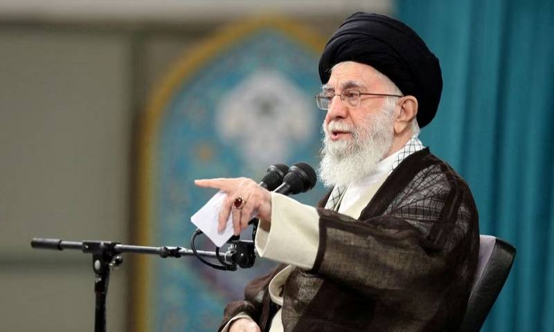 ایران میں قبل از وقت صدارتی انتخابات، آیت اللہ خامنہ ای نے اپنا ووٹ کاسٹ کردیا