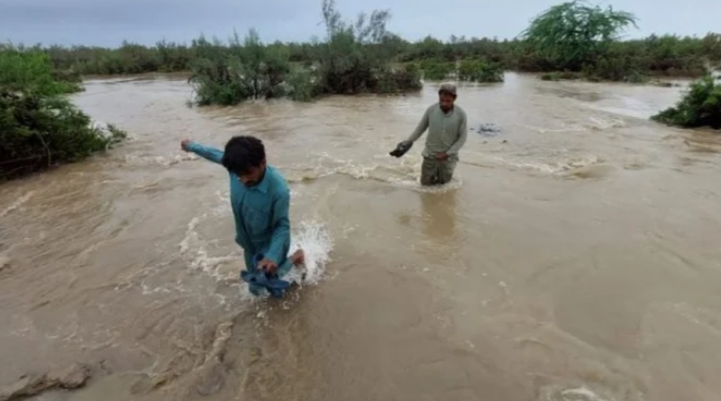 بلوچستان میں بارشوں سے تباہی، لیویز چیک پوسٹ سیلابی ریلے میں بہہ گئی، تاریخی ریلوے ٹنل تباہ