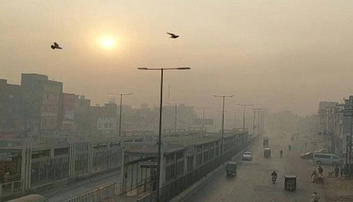 سموگ کی شدت میں کمی، فضائی آلودگی کے اعتبار سے لاہور چوتھے نمبر پر چلا گیا