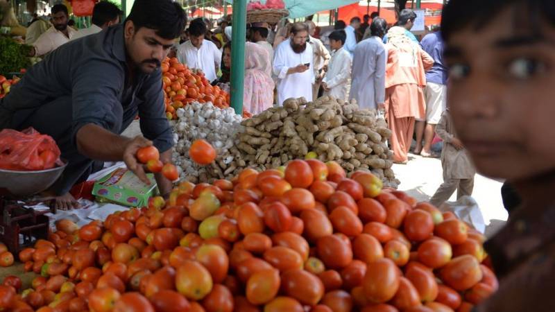 تحریک انصاف کا احتجاج: ٹماٹر ،پیاز اور سبزیوں پر اثرانداز