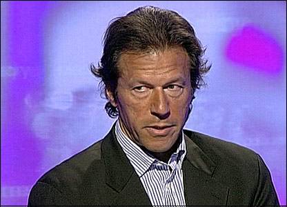 ضابطہ اخلاق کی خلاف ورزی پر عمران خان نے خود پیش ہو کر نوٹس وصول کر لیا 