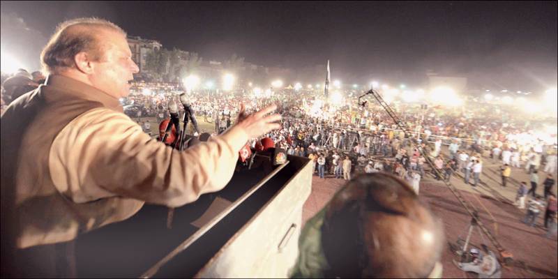 پاکستان کی کشتی ہچکولے کھا رہی ہے‘ ملک بچانے کیلئے عوام کے پاس آیا ہوں : نوازشریف 