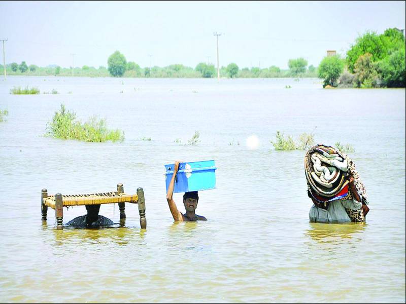 راوی ‘ چناب‘ ستلج میں طغیانی سے کئی حفاظتی بندوں میں شگاف ‘ درجنوں بستیاں زیر آب‘ چھتیں دیوار گرنے سے بچی اور 2 خواتین سمیت 5 جاں بحق 