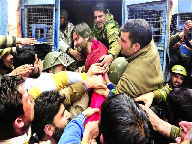 مقبوضہ کشمیر: کشمیری طلباء کے خلاف بغاوت مقدمہ پر مظاہرے: میرٹھ یونیورسٹی نہیں پاکستان میں محفوظ رہیں گے: متاثرین 