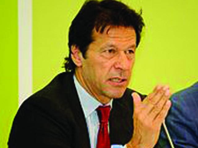 پیچھے نہیں ہٹوں گا: عمران، تحریک انصاف کے ایم این ایز نے استعفوں کا اختیار دیدیا 