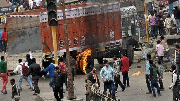 ہریانہ : کرفیو کے باوجود فسادات بے قابو‘ بھارتی فوج کی فائرنگ مزید سات مظاہرین ہلاک‘ 150 زخمی