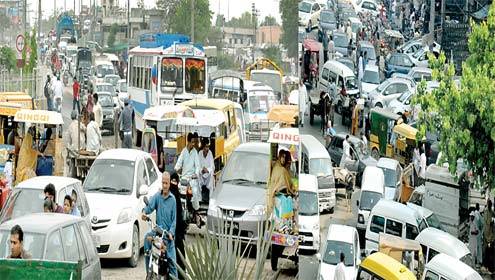 عیدالفطر کی چھٹیاں ختم، سرکاری اور دوسرے ادارے آج کھلیں گے، بس سٹینڈز، ریلوے سٹیشنز پر رش، ٹریفک جام