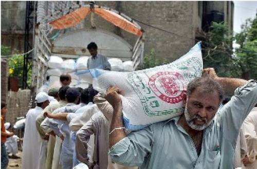 لاہور: چکی مالکان نے آٹا 2 روپے کلو مہنگا کردیا 