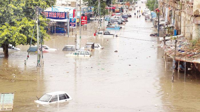 کراچی میں ہولناک بارش کئی علاقے 18 افراد جاں بحق فوج طلب