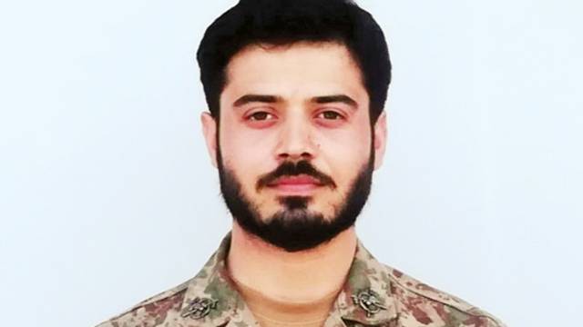 شکئی میں دہشت گردوں سے مقابلے کے دوران پاک فوج کے کیپٹن عبداللہ ظفر شہید