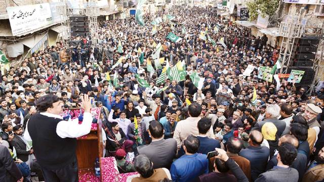 قوم فوج کیخلاف بات سننے کو تیار نہیں، جوکریگا اسکی زبان گُدی سے کھینچ لیں گے: شیخ رشید