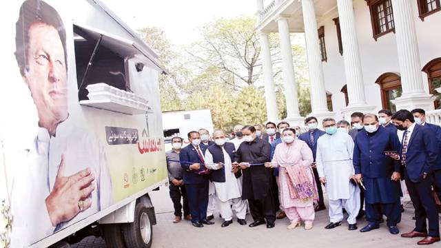 لاہور فیصل آباد میں کوئی بھوکا نہیں سوئے پروگرام کا افتتاح پنجاب کی کمٹمنٹ نبھائینگے عثمان بزدار