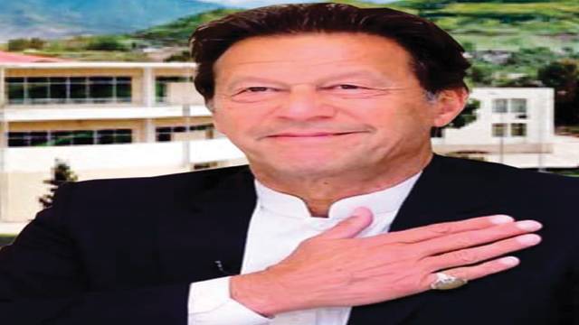 تحریک انصاف 25نشتیںجیت گئیں،عمران خان کی نئے وزیراعظم کے لیئے تیاریاں