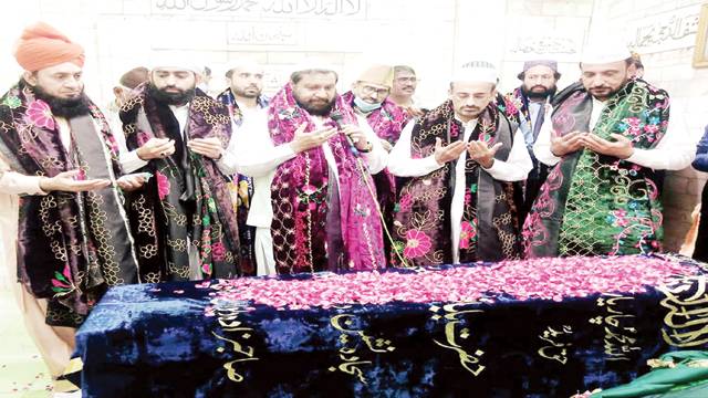 حضرت بابا فرید الدین مسعود گنج شکر کے عرس کی تقریبات کا آغاز  کرونا کے باعث رسومات محدود