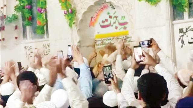 عرس گنج شکرؒ  کی سب سے  بڑی رسم‘ بہشتی دروازہ کھل گیا