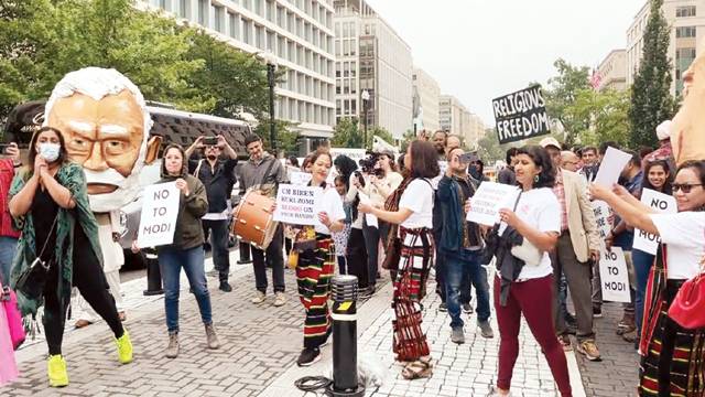 مودی کی تقریر، ڈیموکریٹک پارٹی کے 6 ارکان کا بائیکاٹ