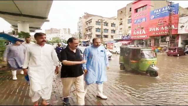 بارشیں،ڈاکٹر جمال ناصر کا شہر کے مختلف علاقوں کا دورہ ،نکاسی آب کاجائزہ 